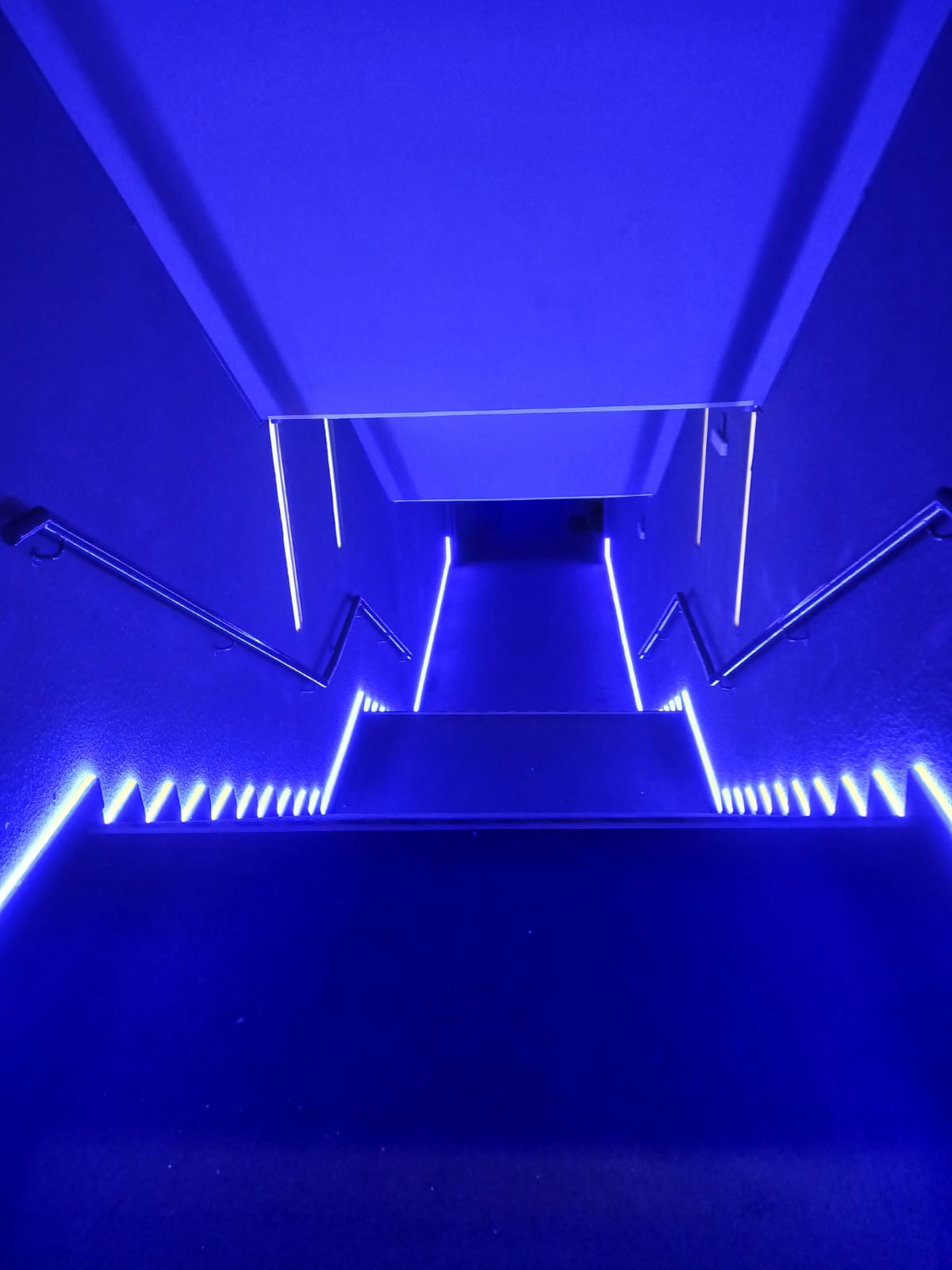 Escalera con iluminación LED